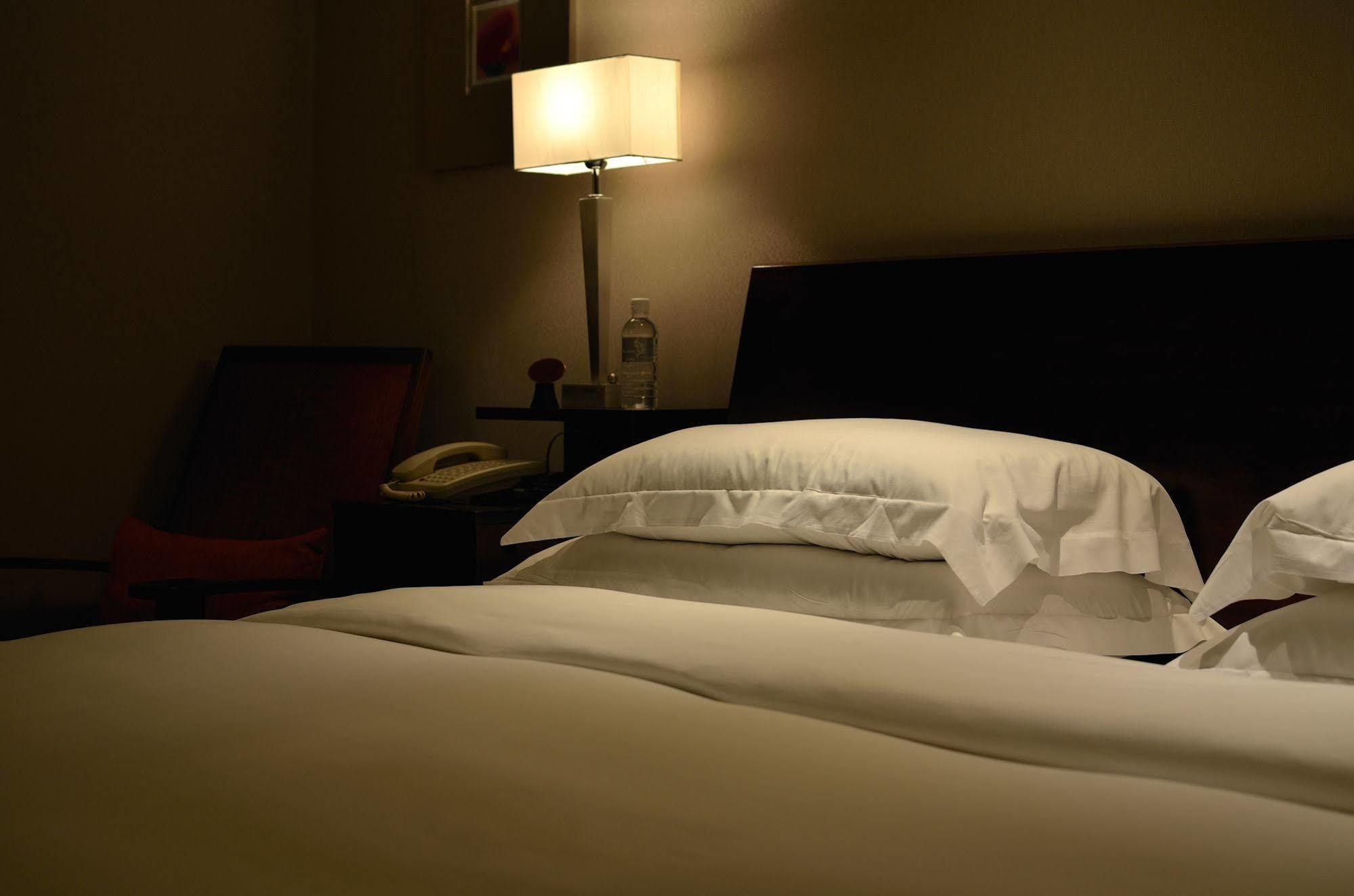 Les Suites Taipei - Da An Bagian luar foto